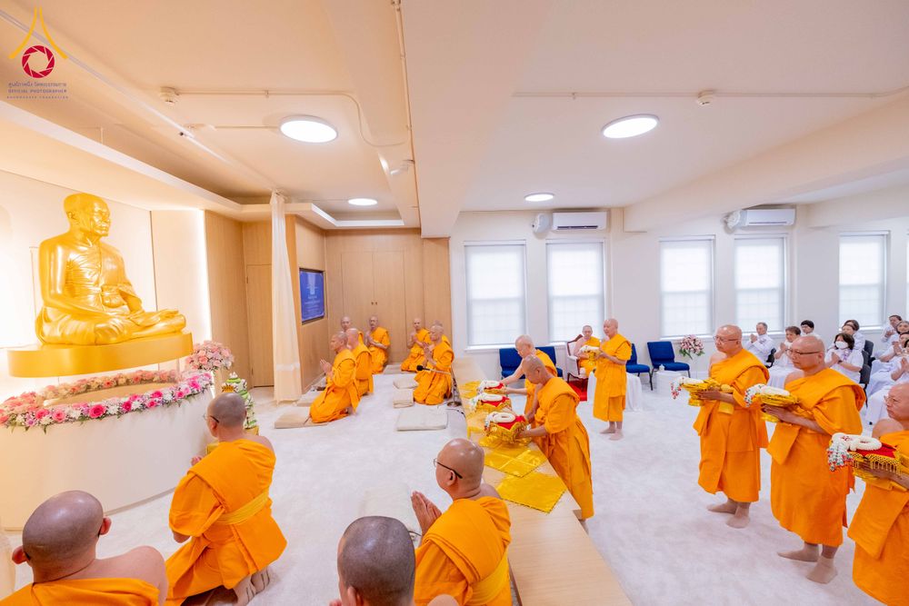 ภาพ No.319136:วันที่ 29 มีนาคม พ.ศ.2569 พิธีอัญเชิญรูปหล่อพระมงคลเทพมุนี (สด จนฺทสโร) ประดิษฐาน ณ ห้องปฏิบัติธรรม “มงคลรัตนโชติ”  วัดพระธรรมกายชิคาโก ประเทศสหรัฐอเมริกา