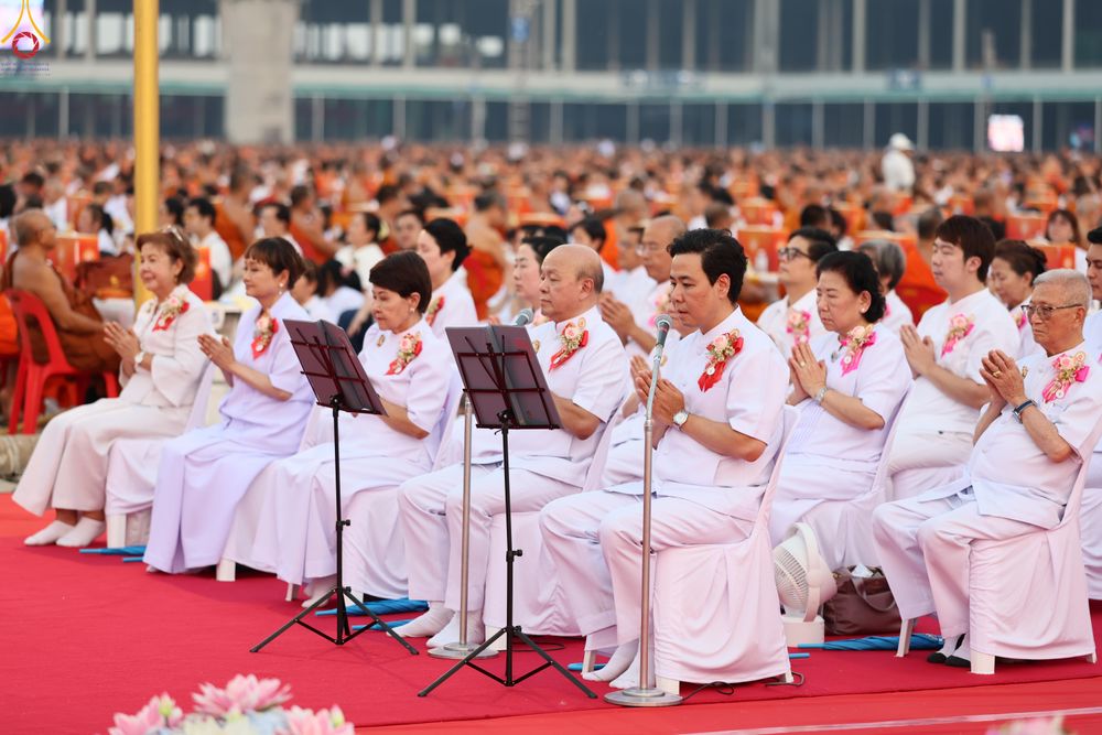 ภาพ No.324109:วันที่ 22 เมษายน พ.ศ.2569 (วันคุ้มครองโลก) พิธีถวายมหาสังฆทาน 40,000 กว่าวัดทั่วประเทศ ณ ลานธรรม พระมหาธรรมกายเจดีย์ วัดพระธรรมกาย