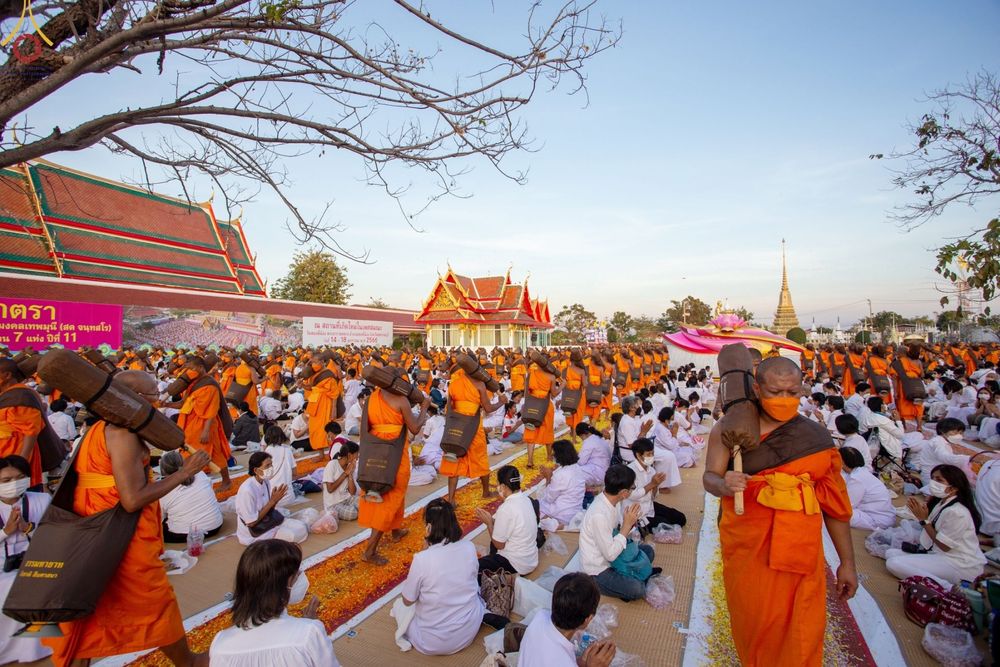ภาพ No.70782:พิธีต้อนรับพระธรรมยาตรา ในโครงการธรรมยาตรากตัญญูบูชา มหาปูชนียาจารย์ พระมงคลเทพมุนี(สด จนฺทสโร) พระผู้ปราบมาร อนุสรณ์สถาน 7 แห่ง ปีที่ 11 วันที่ 14 มกราคม พ.ศ. 2566 ณ อนุสรณ์สถานลำดับที่ 3 สถานที่เกิดในเพศสมณะ วัดสองพี่น้อง อ.สองพี่น้อง จ.สุพรรณบุรี