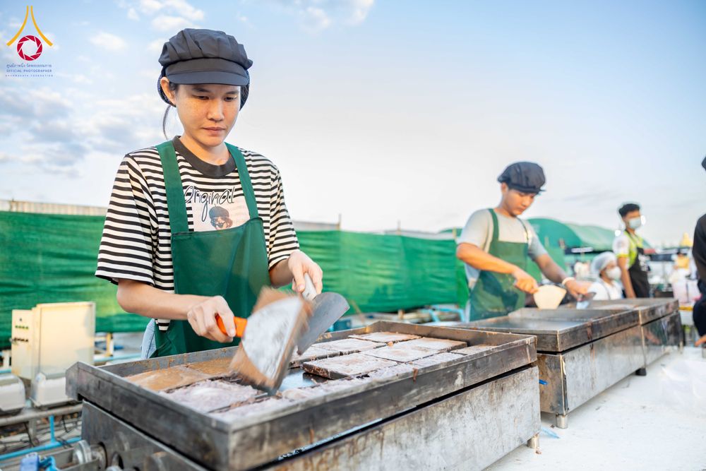 ภาพ No.301167:วันที่ 23 มกราคม พ.ศ. 2569 พิธีถวายภัตตาหารเป็นสังฆทาน แด่พระธรรมยาตรา ณ อนุสรณ์สถานบางปลา วัดบางปลา อำเภอบางเลน จังหวัดนครปฐม ในโครงการธรรมยาตรา กตัญญูบูชา มหาปูชนียาจารย์ พระมงคลเทพมุนี(สด จนฺทสโร) พระผู้ปราบมาร อนุสรณ์สถาน 7 แห่ง ปีที่ 14