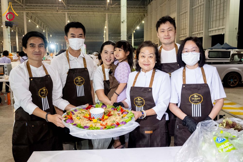 ภาพ No.306165:วันที่ 30 มกราคม พ.ศ. 2569 พิธีถวายภัตตาหารเป็นสังฆทาน แด่พระธรรมยาตรา ณ วัดพระธรรมกาย  จังหวัดปทุมธานี ในโครงการธรรมยาตรา กตัญญูบูชา มหาปูชนียาจารย์ พระมงคลเทพมุนี(สด จนฺทสโร) พระผู้ปราบมาร อนุสรณ์สถาน 7 แห่ง ปีที่ 14