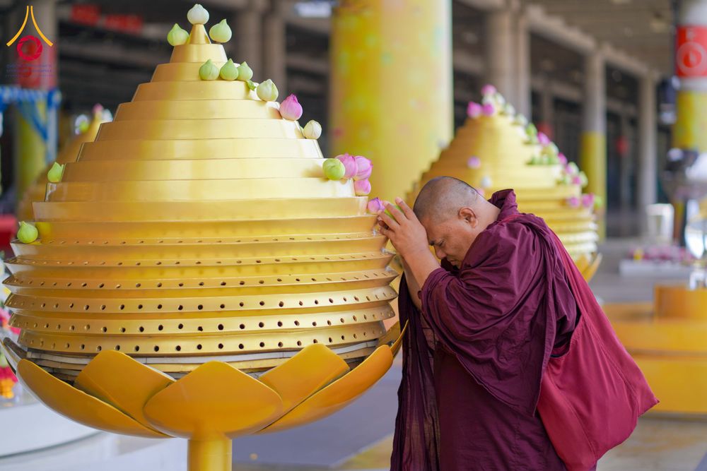 ภาพ No.328898:วันที่ 7-15 พฤษภาคม พ.ศ.2569 ต้อนรับชาวต่างชาติจากประเทศรัสเซีย เมียนมาร์ บังคลาเทศ และศรีลังกาเยี่ยมชมและสักการะพระมหาธรรมกายเจดีย์ ณ วัดพระธรรมกาย