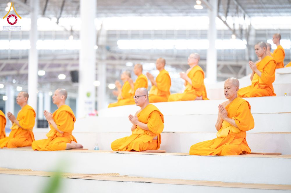 ภาพ No.287652:วันที่ 1 มกราคม พ.ศ. 2569 พิธีบูชาข้าวพระ ณ สภาธรรมกายสากล วัดพระธรรมกาย