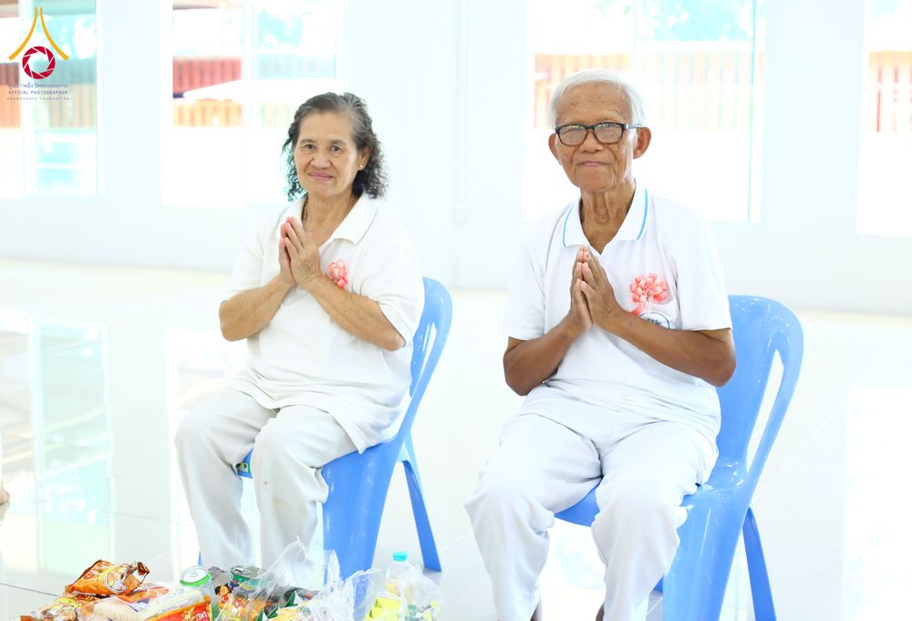 ภาพ No.320913:วันเสาร์ที่ 11 เมษายน พ.ศ.2569 พิธีตักบาตรฉลองสามเณรใหม่ ณ ศูนย์อบรมเยาวชนนครปฐม