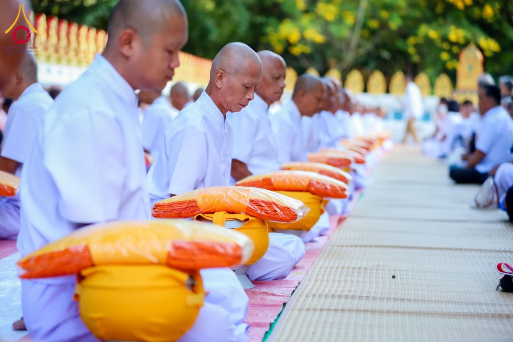 ภาพ No.285393:วันเสาร์ที่ 6 ธันวาคม พ.ศ.2568  พิธีอุปสมบทหมู่ ธรรมทายาท รุ่นบูชาธรรมมหาปูชนียาจารย์ ประจำปี 2568  ณ วัดเกาะแก้วประชานุรักษ์ ต.ชัยนาม อ.วังทอง จ.พิษณุโลก