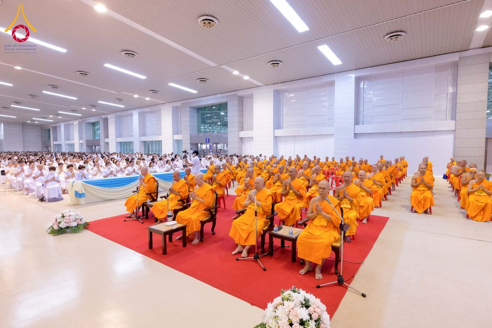 ภาพ No.287662:วันที่ 1 มกราคม พ.ศ. 2569 พิธีบูชาข้าวพระ ณ สภาธรรมกายสากล วัดพระธรรมกาย