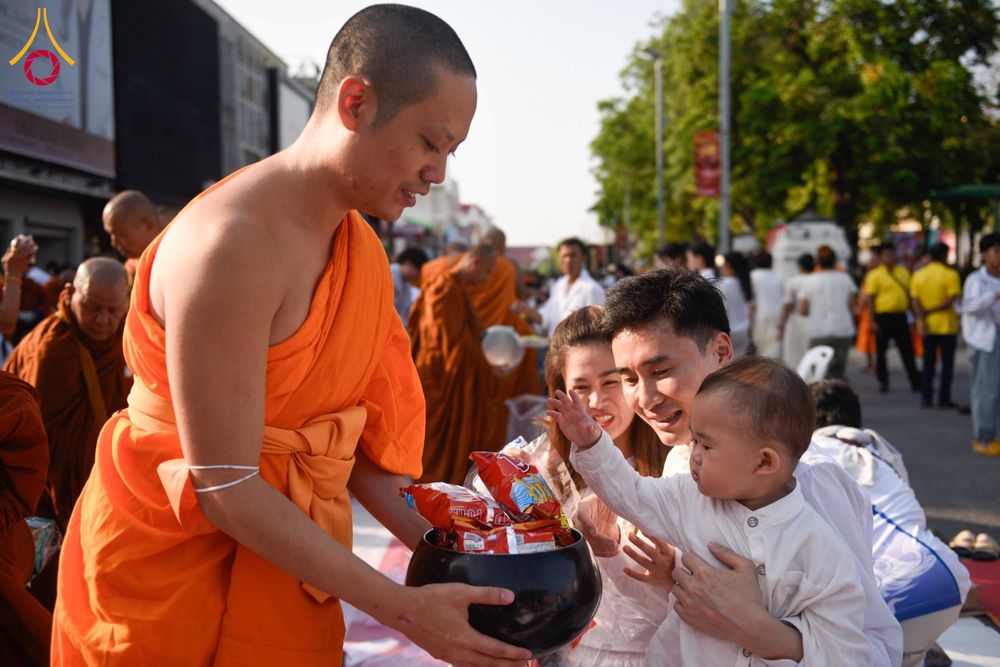 ภาพ No.312915:วันอาทิตย์ที่ 8 มีนาคม พ.ศ.2569 ทำบุญเมืองนครราชสีมา 558 ปี ตักบาตรพระ 10,000 รูป (ภาพชุดที่ 2)