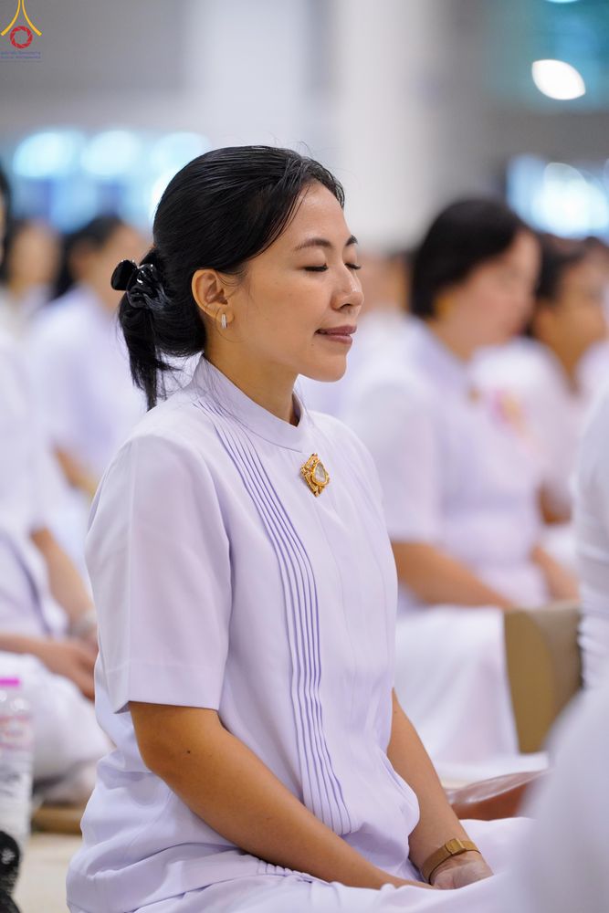 ภาพ No.311402:วันอาทิตย์ต้นเดือนที่ 1 มีนาคม พ.ศ.2569 พิธีตักบาตร และ พิธีบูชาข้าวพระ ณ สภาธรรมกายสากล วัดพระธรรมกาย