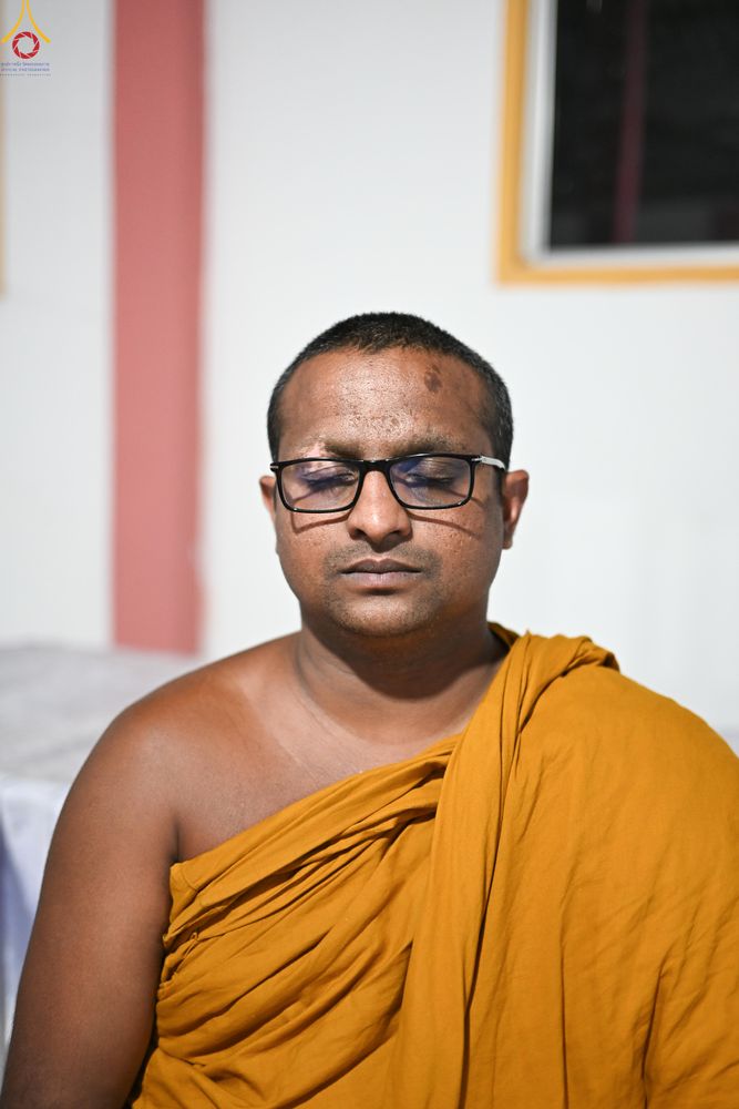 ภาพ No.278874:วันที่ 1 พฤศจิกายน  2568 กฐินสมทบวัดต่างประเทศ โดยคณะศิษยานุศิษย์ บูชาธรรม 81 ปี หลวงพ่อธัมมชโย กฐินช้างศรีลังกา  ณ วัดสุวรรณวิหาร เขตอาวิซาเวรี ประเทศศรีลังกา