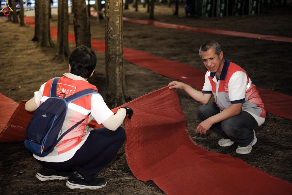 ภาพ No.296351:ภาพเบื้องหลังอาสาสมัครรวมใจ ชุดที่ 2 ในโครงการธรรมยาตรา กตัญญูบูชา มหาปูชนียาจารย์ พระมงคลเทพมุนี(สด จนฺทสโร) พระผู้ปราบมาร อนุสรณ์สถาน 7 แห่ง ปีที่ 14