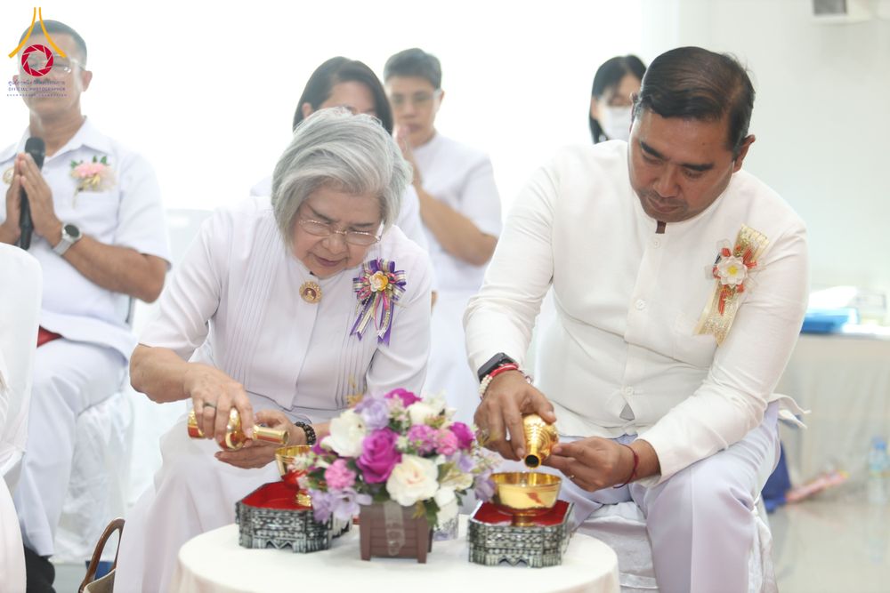 ภาพ No.290352:วันอังคารที่ 6 มกราคม พ.ศ. 2569 พิธีเจริญพุทธมนต์ ปฏิบัติธรรม มอบทุนการศึกษา ถวายสังฆทาน 142 วัด ณ ศูนย์ปฏิบัติธรรมพระมงคลเทพมุนี อ.สองพี่น้อง จ.สุพรรณบุรี