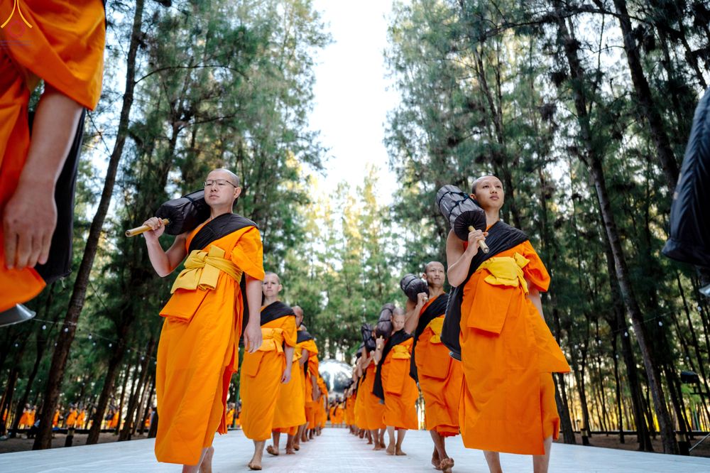 ภาพ No.288478:วันที่ 4 มกราคม พ.ศ. 2569 พระธรรมยาตราปฏิบัติธรรม และถ่ายภาพหมู่ประวัติศาสตร์ ในโครงการธรรมยาตรา กตัญญูบูชา มหาปูชนียาจารย์ พระมงคลเทพมุนี(สด จนฺทสโร) พระผู้ปราบมาร อนุสรณ์สถาน 7 แห่ง ปีที่ 14 ณ อนุสรณ์สถานมหาวิหารพระมงคลเทพมุนี (โลตัสแลนด์) อ.สองพี่น้อง