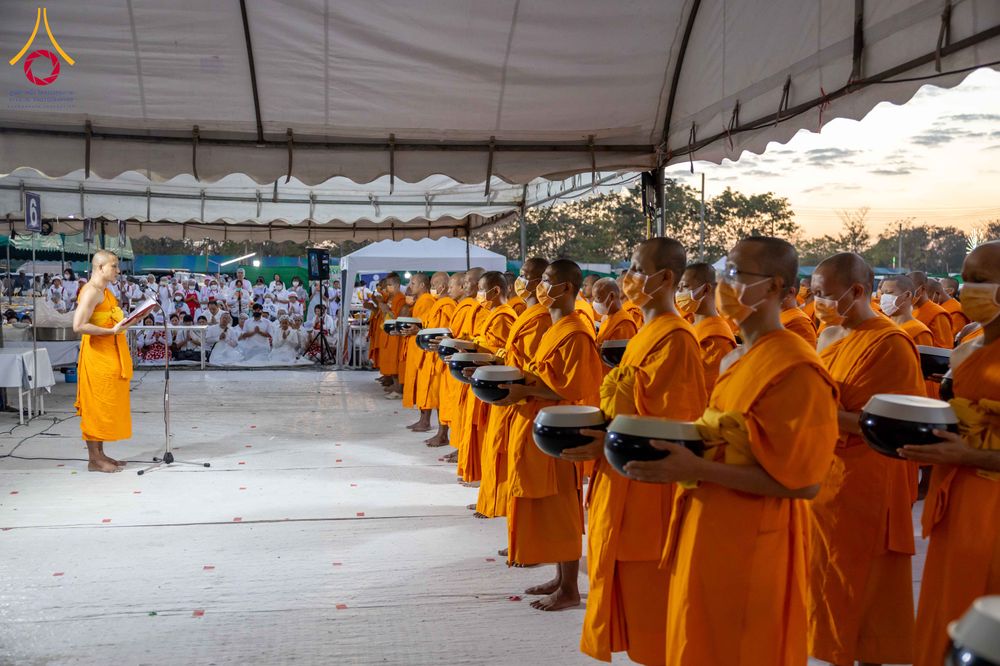 ภาพ No.301160:วันที่ 23 มกราคม พ.ศ. 2569 พิธีถวายภัตตาหารเป็นสังฆทาน แด่พระธรรมยาตรา ณ อนุสรณ์สถานบางปลา วัดบางปลา อำเภอบางเลน จังหวัดนครปฐม ในโครงการธรรมยาตรา กตัญญูบูชา มหาปูชนียาจารย์ พระมงคลเทพมุนี(สด จนฺทสโร) พระผู้ปราบมาร อนุสรณ์สถาน 7 แห่ง ปีที่ 14