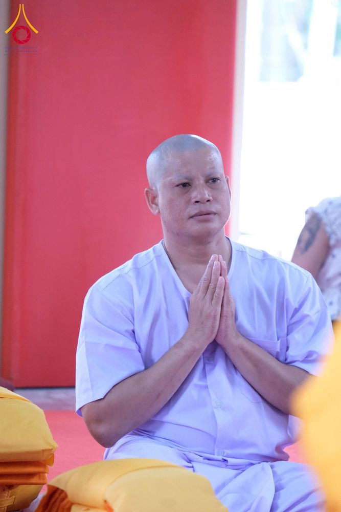 ภาพ No.277947:พิธีตัดปอยผมและปลงผมนาคธรรมทายาท พิธีขอขมาผู้ปกครอง ณ ศูนย์อบรมเยาวชนนครปฐม จ.นครปฐม และพิธีมอบบาตร ผ้าไตร นาคธรรมทายาท พิธีบรรพชา อุปสมบทหมู่ ณ วัดลาดหญ้าไทร จ.นครปฐม