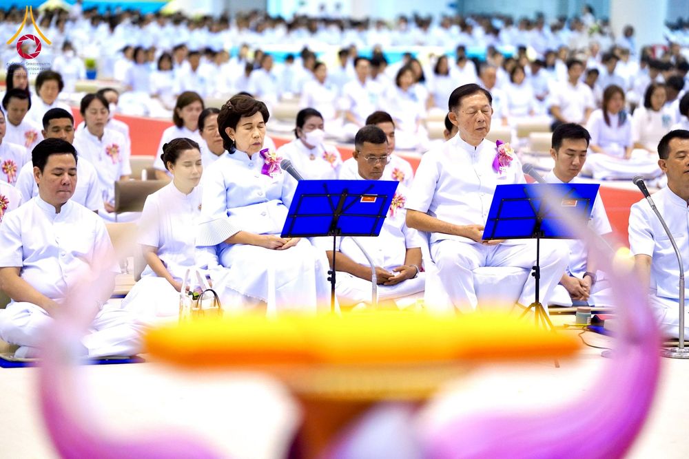 ภาพ No.277159:วันอาทิตย์ที่ 7 ธันวาคม พ.ศ. 2568 พิธีบูชาข้าวพระ ณ สภาธรรมกายสากล วัดพระธรรมกาย