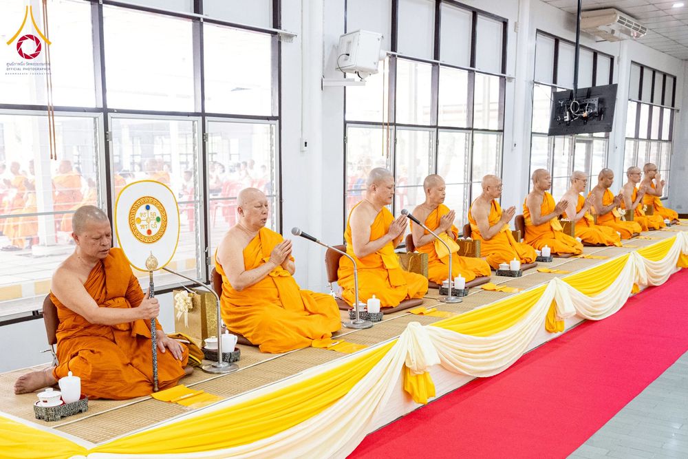 ภาพ No.276706:วันเสาร์ที่ 6 ธันวาคม พ.ศ. 2568 พิธีมุทิตาสักการะ เนื่องในโอกาสที่พระเดชพระคุณพระพรหมดิลก เจ้าอาวาสวัดสามพระยา วรวิหาร เมตตาเป็นประธานในพิธีตั้งฐานานุกรมใน พระราชวิเทศวชิรเวที (บัณฑิต วรปญฺโญ) ผู้ช่วยเจ้าอาวาสวัดพระธรรมกาย (ไวโรจน์ วิโรจโน) ผู้ช่วยเจ้าอา