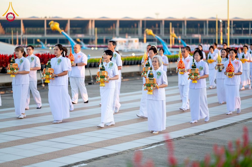 ภาพ No.276628:วันเสาร์ที่ 6 ธันวาคม  พ.ศ. 2568 พิธีเวียนประทักษิณและพิธีวันทาเจดีย์ โครงการอุปสมบทบูชาธรรมมหาปูชนียาจารย์ ประจำปี พ.ศ.2568 โครงการบวชพระนานาชาติ AEC และ WAB รุ่น CEO (นักบริหาร) รุ่นที่ 5 ณ มหาธรรมกายเจดีย์ วัดพระธรรมกาย