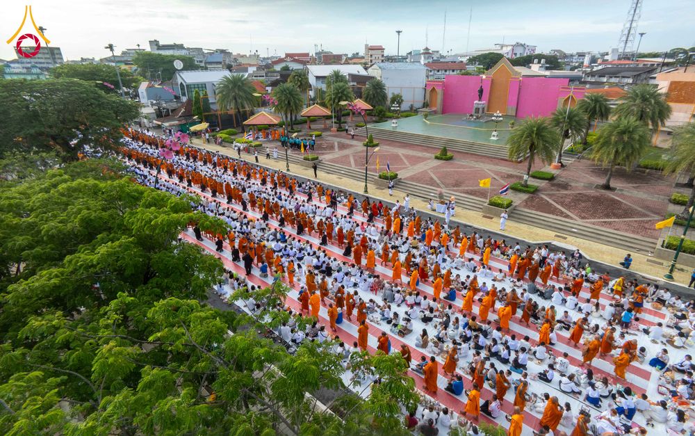 ภาพ No.329503:วันอาทิตย์ที่ 24 พฤษภาคม พ.ศ. 2569 พิธีตักบาตรพระ 1,000 รูป เพื่อถวายเป็นพุทธบูชาในเทศกาลวิสาขบูชาโลก และ ถวายเป็นพระราชกุศล  ณ ลานศิลปวัฒนธรรม เมืองปัตตานี จ.ปัตตานี