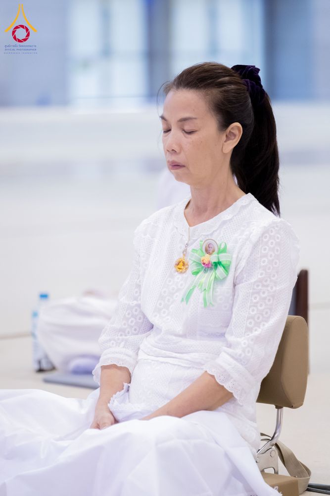 ภาพ No.284807:วันอาทิตย์ที่ 14 ธันวาคม พ.ศ.2568  พิธีปฏิบัติธรรม พิธีถวายภัตตาหารเป็นสังฆทาน พิธีมอบต้นสมบัติจักรพรรดิ ถวายแด่เจ้าอาวาสและประธานสงฆ์ 236 ศูนย์ส่งเสริมศีลธรรมทั่วโลก ณ สภาธรรมกายสากล วัดพระธรรมกาย