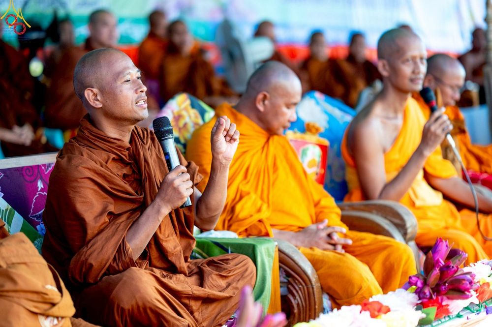 ภาพ No.261664:วันที่ 19 ตุลาคม พ.ศ. 2568 พิธีทอดกฐินสมทบ วัดกัลยาณมิตรต่างประเทศ บูชาธรรม 81 ปี หลวงพ่อธัมมชโย ณ วัดสารนาถ เมืองคาร์การชารี ประเทศบังกลาเทศ 