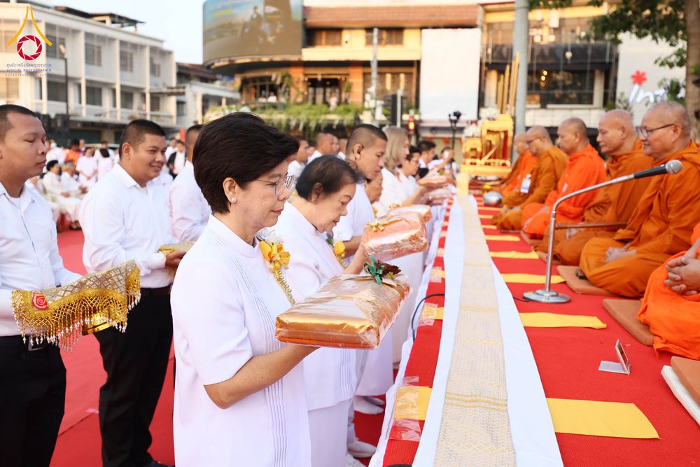 ภาพ No.312745:วันอาทิตย์ที่ 8 มีนาคม พ.ศ.2569 ทำบุญเมืองนครราชสีมา 558 ปี ตักบาตรพระ 10,000 รูป (ภาพชุดที่ 2)