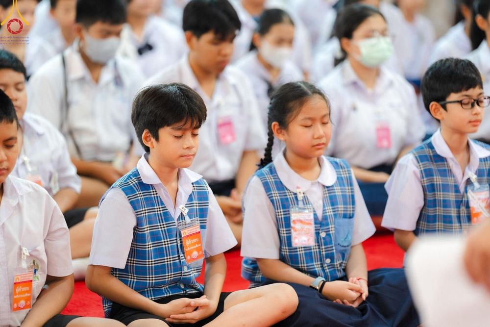 ภาพ No.184928:กิจกรรมวันรวมพลังเด็กดี V-Star ผู้นำฟื้นฟูศีลธรรมโลก กรุงเทพมหานคร ณ วัดมหาธาตุยุวราชรังสฤษฎิ์ราชวรมหาวิหาร กรุงเทพมหานคร ในวันที่ 13 ธันวาคม พ.ศ. 2567