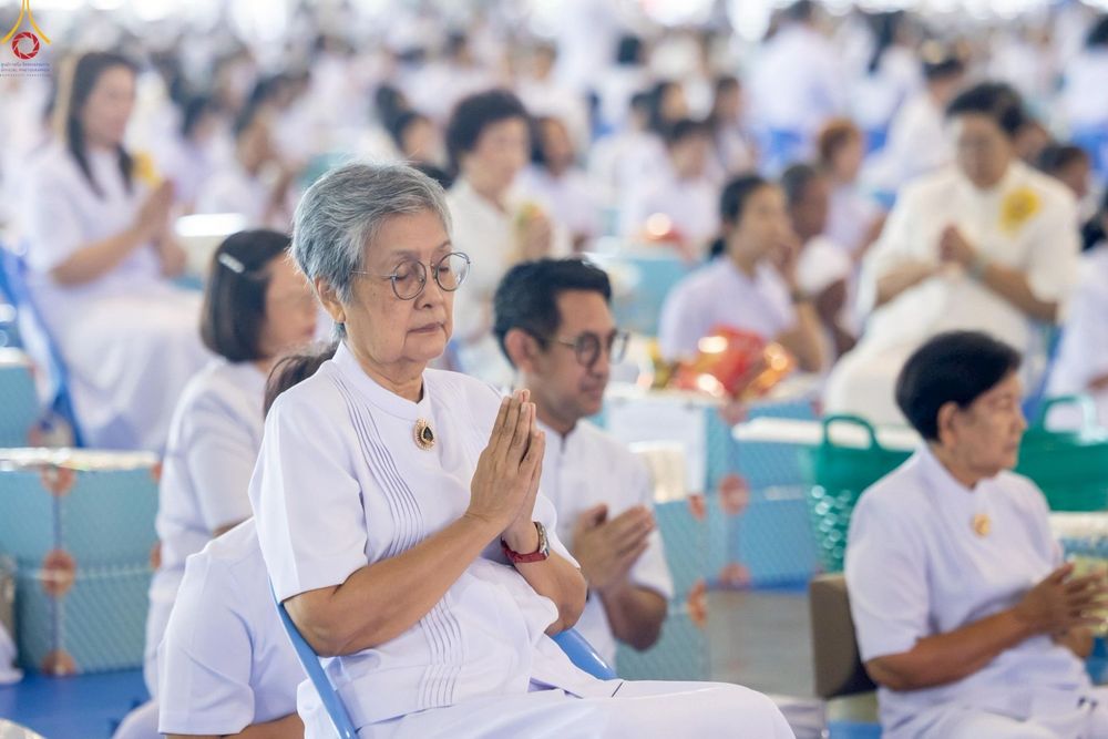 ภาพ No.240425:วันพุธที่ 27 สิงหาคม พ.ศ. 2568 พิธีตักบาตร ในวันธรรมชัย ณ วัดพระธรรมกาย จ.ปทุมธานี
