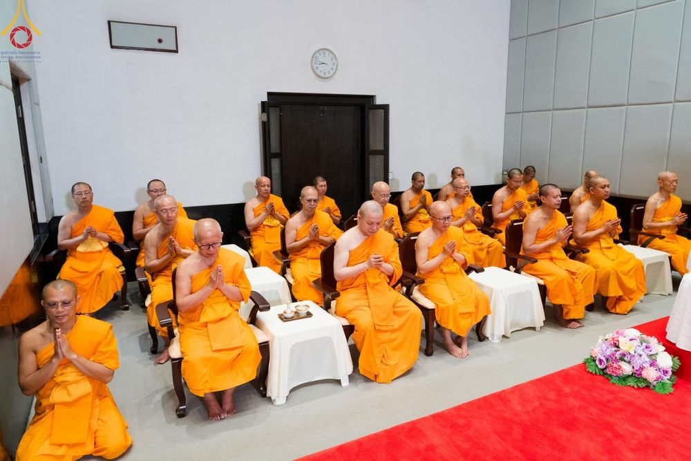 ภาพ No.123266:พิธีพระราชทานสัญญาบัตร พัดยศ และผ้าไตร แด่พระสงฆ์ในเขตปกครองคณะสงฆ์หนกลาง ณ วัดพระศรีมหาธาตุ เขตบางเขน กรุงเทพมหานคร และพิธีมุทิตาสักการะพระสังฆาธิการ ผู้ได้รับเลื่อนและตั้งสมณศักดิ์ ตามพระบรมราชโองการ ณ วัดพระธรรมกาย ในวันที่ 4 กุมภาพันธ์ พ.ศ. 2567