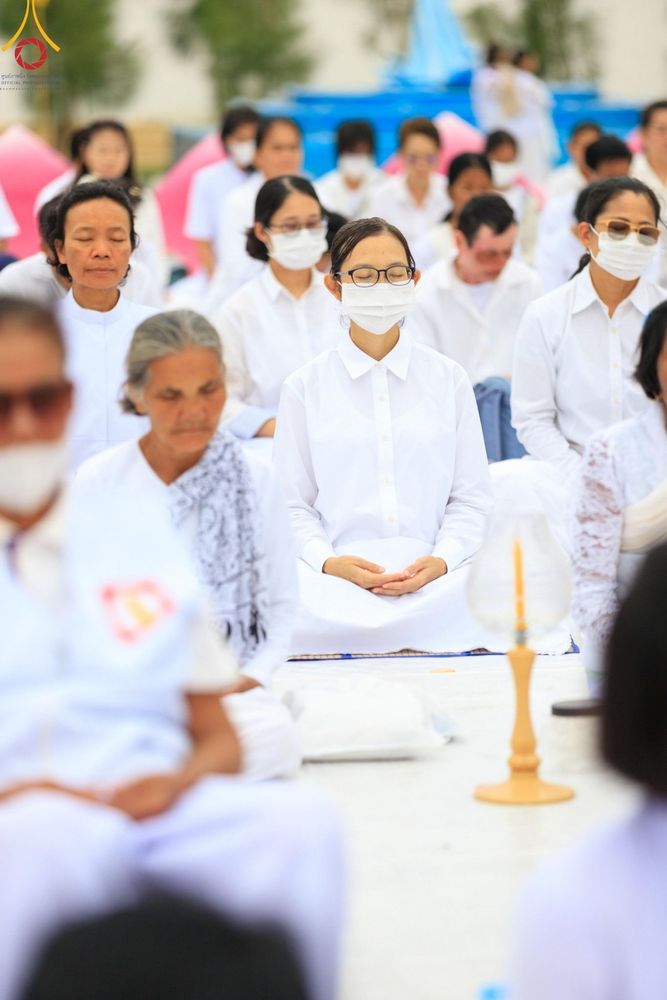 ภาพ No.118211:พิธีจุดประทีปถวายเป็นพุทธบูชา และบูชาธรรมมหาปูชนียาจารย์ พระมงคลเทพมุนี(สด จนฺทสโร) วันที่ 24 มกราคม พ.ศ. 2567 ณ อนุสรณ์สถานบางปลา อ.บางเลน จ.นครปฐม