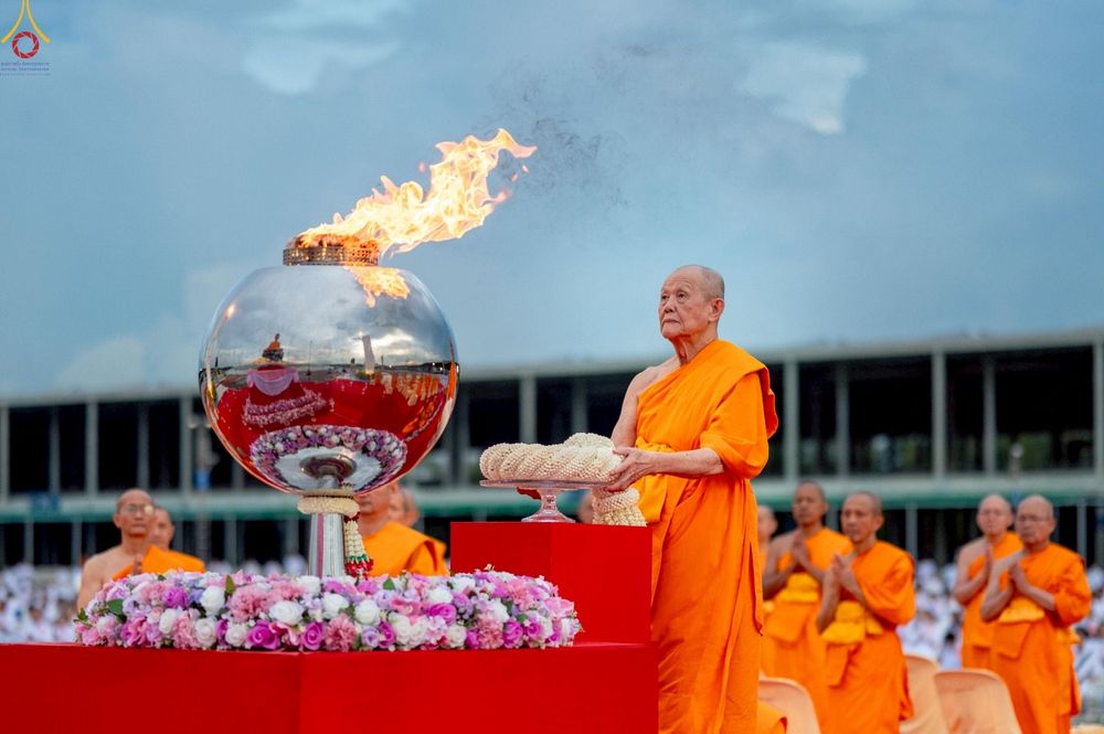 ภาพ No.252920:วันที่ 10 ตุลาคม พ.ศ. 2568 พิธีปลูกต้นทรัพย์บานชื่น ณ ลานธรรม วัดพระธรรมกาย