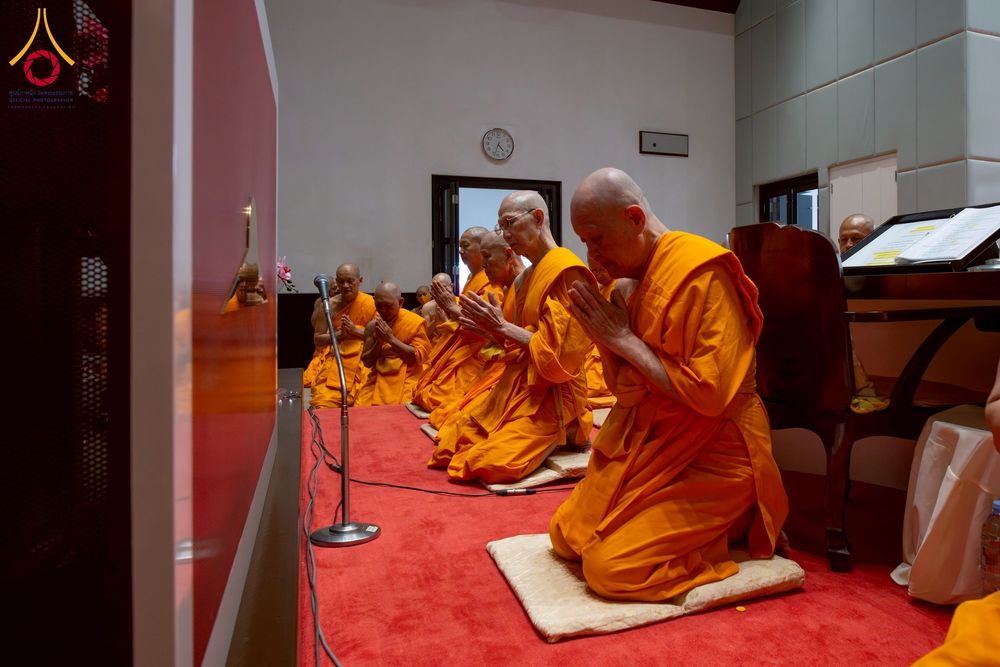 ภาพ No.233172:วันที่ 11 กรกฏาคม พ.ศ. 2568 พิธีอธิษฐานพรรษา ของคณะสงฆ์ ณ โบสถ์พระไตรปิฎก วัดพระธรรมกาย ต.คลองสาม อ.คลองหลวง จ.ปทุมธานี
