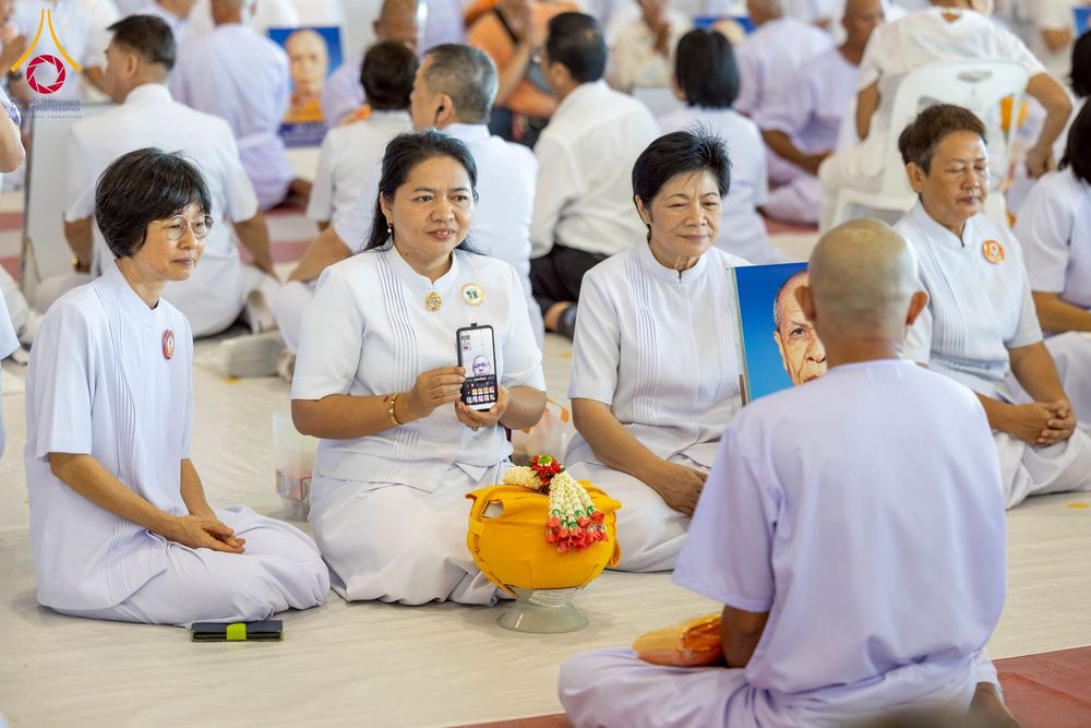 ภาพ No.277422:วันเสาร์ที่ 6 ธันวาคม พ.ศ. 2568 พิธีบรรพชาอุปสมบทและพิธีถวายบาตร โครงการอุปสมบทบูชาธรรมมหาปูชนียาจารย์ ประจำปี พ.ศ.2568 โครงการบวชพระนานาชาติ AEC และ WAB รุ่น CEO (นักบริหาร) รุ่นที่ 5 ณ โบสถ์พระไตรปิฏก วัดพระธรรมกาย