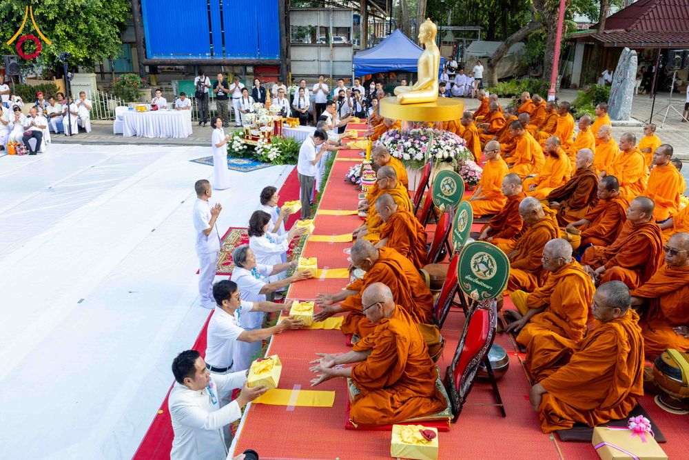 ภาพ No.313936:วันอาทิตย์ที่ 14 มีนาคม พ.ศ. 2569 ทำบุญเมืองหาดใหญ่ตักบาตรพระ 1,109 รูป เติมบุญใหญ่ หลังวิกฤตมหาอุทกภัย ณ ซุ้มประตูไชน่าทาวน์ ถนนศุภสารรังสรรค์ อ.หาดใหญ่ จ.สงขลา