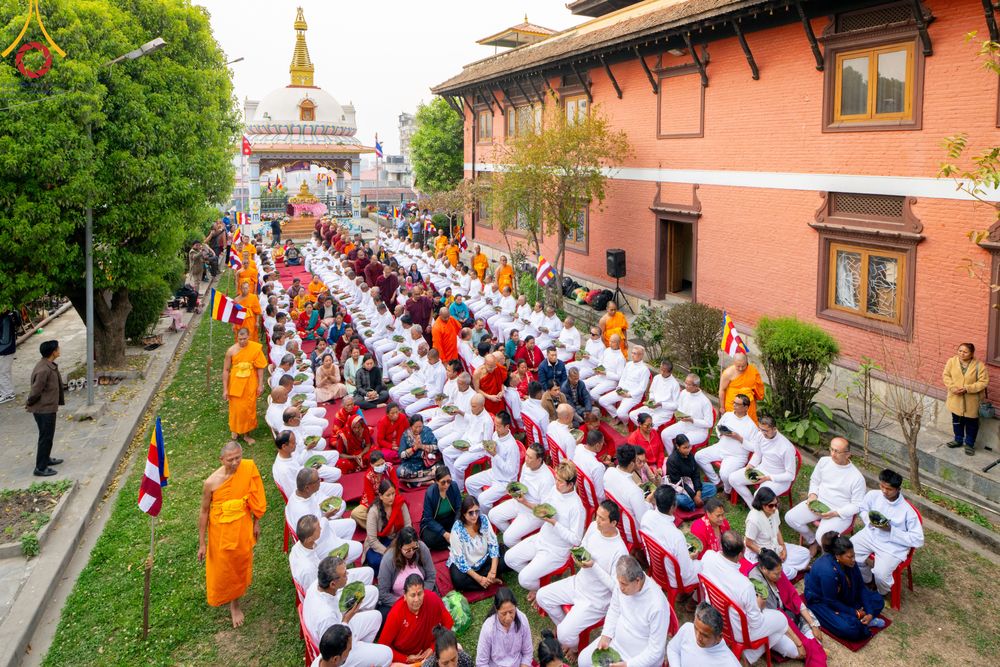 ภาพ No.313366:วันพุธที่ 11 มีนาคม พ.ศ. 2569 พิธีตัดปอยผมโครงการบรรพชาสามเณร  ณ วัดอเชศวร (Aksheswar Mahavihar) ประเทศเนปาล