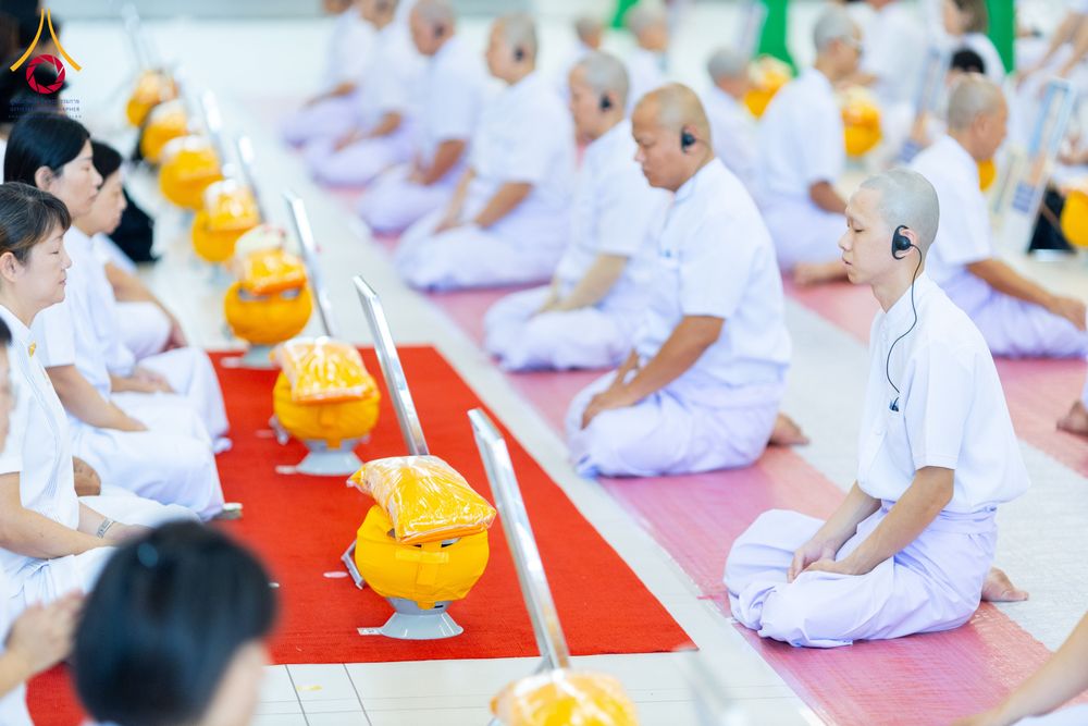 ภาพ No.286546:วันเสาร์ที่ 12 กรกฏาคม พ.ศ.2568 พิธีบรรพชาอุปสมบท  โครงการบรรพชาอุปสมบทหมู่ ธรรมทายาทนานาชาติ(ภาคภาษาจีน), โครงการบรรพชาสามเณร โรงเรียนนานาชาติ รุ่นที 14