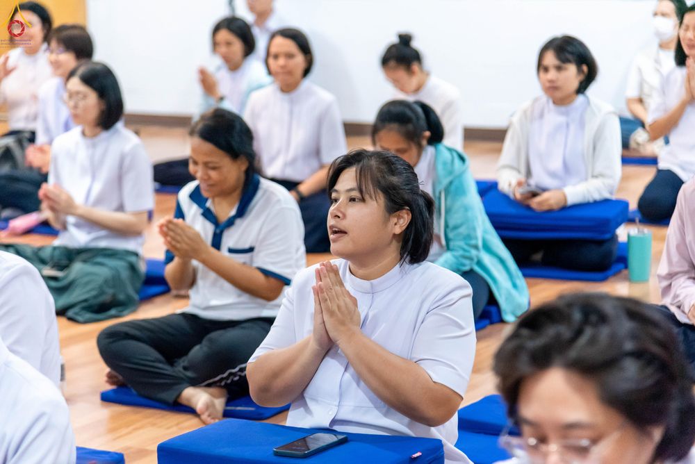 ภาพ No.319967:วันที่ 6 เมษายน พ.ศ.2569 ทีมจัดภัตตาหารประชุมเตรียมงานถวายมหาสังฆทาน 40,000 กว่าวัดทั่วประเทศ บูชาธรรม 82 ปี หลวงพ่อธัมมชโย