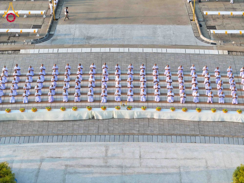 ภาพ No.320872:วันเสาร์ที่ 11 เมษายน พ.ศ.2569 พิธีเวียนประทักษิณ พิธีวันทาเจดีย์ โครงการอุปสมบทหมู่ บูชาธรรมหลวงพ่อธัมมชโย พ.ศ.2569 โครงการอุปสมบทหมู่ธรรมทายาท ระดับอุดมศึกษา รุ่น 53 (ภาคฤดูร้อน) ณ วัดพระธรรมกาย ปทุมธานี