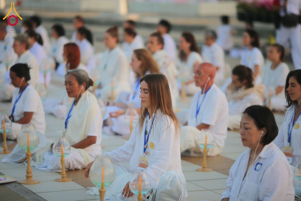 ภาพ No.312099:วันอังคารที่ 3 มีนาคม พ.ศ.2569 พิธีเวียนประทักษิณและจุดมาฆประทีป ณ ลานธรรมพระมหาธรรมกายเจดีย์ วัดพระธรรมกาย