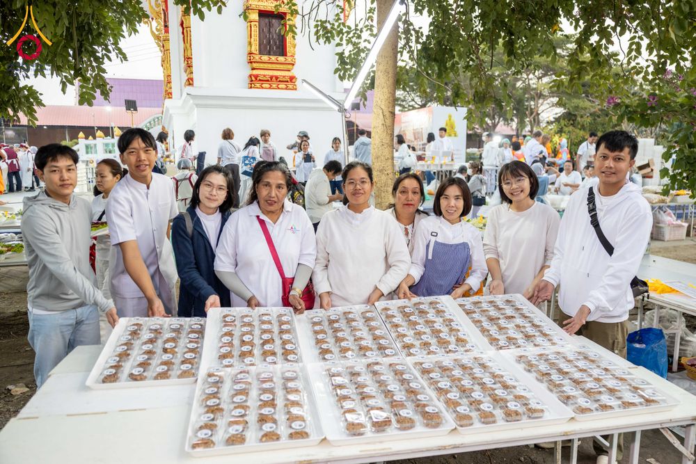 ภาพ No.293765:วันที่ 14 มกราคม พ.ศ. 2569  พิธีถวายภัตตาหารเป็นสังฆทาน แด่พระธรรมยาตรา  ณ วัดสองพี่น้อง ต.ต้นตาล อ.สองพี่น้อง จ.สุพรรณบุรี  ในโครงการธรรมยาตรา กตัญญูบูชา มหาปูชนียาจารย์  พระมงคลเทพมุนี(สด จนฺทสโร) พระผู้ปราบมาร  อนุสรณ์สถาน 7 แห่ง ปีที่ 14