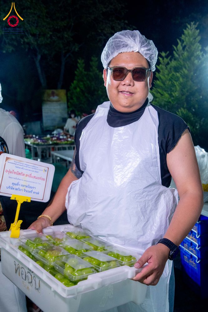 ภาพ No.288793:วันที่ 6 มกราคม พ.ศ. 2569 พิธีถวายภัตตาหารเป็นสังฆทาน แด่พระธรรมยาตรา ในโครงการธรรมยาตรา กตัญญูบูชา มหาปูชนียาจารย์ พระมงคลเทพมุนี(สด จนฺทสโร) พระผู้ปราบมาร อนุสรณ์สถาน 7 แห่ง ปีที่ 14 ณ อนุสรณ์สถานมหาวิหารพระมงคลเทพมุนี (โลตัสแลนด์) อ.สองพี่น้อง จ.สุพรร