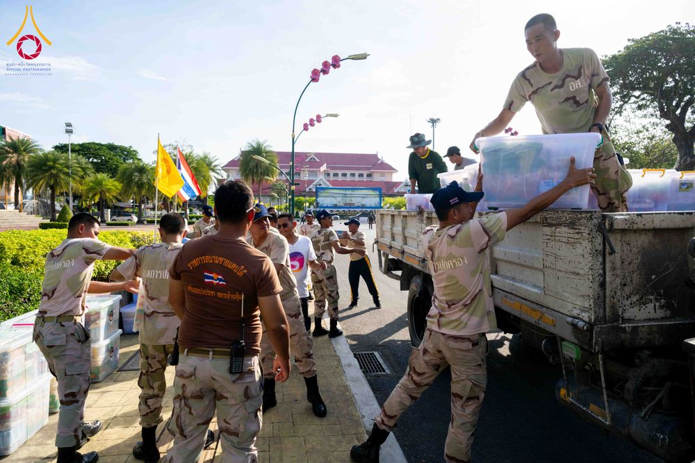 ภาพ No.329455:วันอาทิตย์ที่ 24 พฤษภาคม พ.ศ. 2569 พิธีตักบาตรพระ 1,000 รูป เพื่อถวายเป็นพุทธบูชาในเทศกาลวิสาขบูชาโลก และ ถวายเป็นพระราชกุศล  ณ ลานศิลปวัฒนธรรม เมืองปัตตานี จ.ปัตตานี