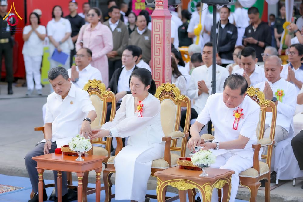 ภาพ No.313948:วันอาทิตย์ที่ 14 มีนาคม พ.ศ. 2569 ทำบุญเมืองหาดใหญ่ตักบาตรพระ 1,109 รูป เติมบุญใหญ่ หลังวิกฤตมหาอุทกภัย ณ ซุ้มประตูไชน่าทาวน์ ถนนศุภสารรังสรรค์ อ.หาดใหญ่ จ.สงขลา