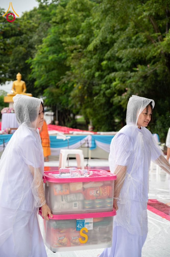 ภาพ No.351399:วันที่ 22 กันยายน พ.ศ. 2569  พิธีตักบาตรสามเณรธรรมทายาท โครงการบรรพชาพัฒนาคุณธรรม จริยธรรม  สำหรับนักเรียนนายสิบตำรวจ (นสต.) รุ่นที่ 16 ศูนย์ฝึกอบรมตำรวจภูธรภาค 1  ณ วัดพระพุทธบาทราชวรมหาวิหาร
