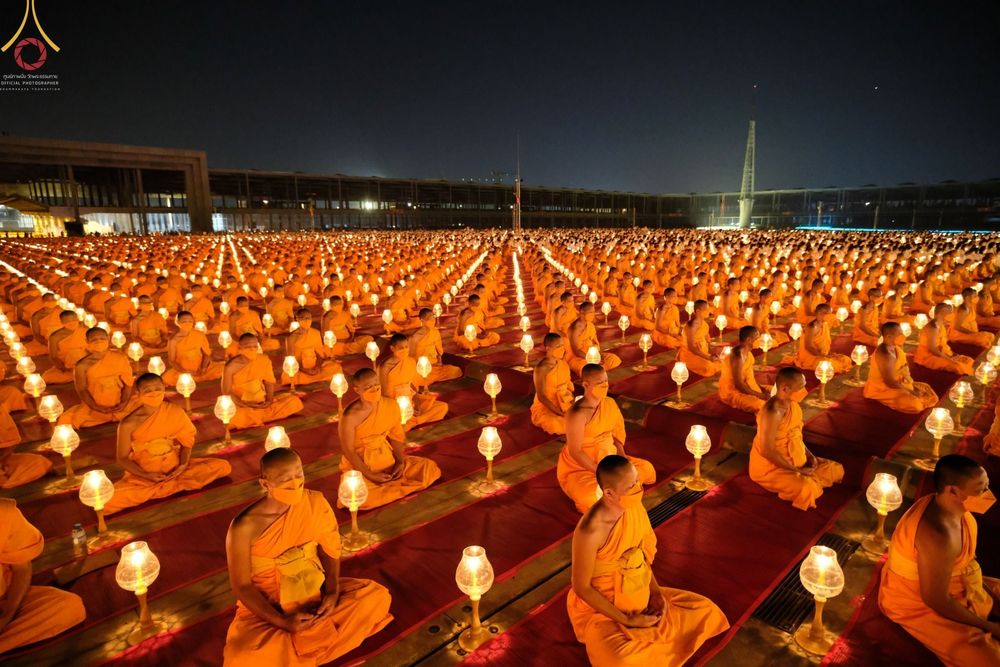 ภาพ No.75303:พิธีจุดประทีปถวายเป็นพุทธบูชา และบูชาธรรมมหาปูชนียาจารย์ ในโครงการธรรมยาตรากตัญญูบูชา มหาปูชนียาจารย์ พระมงคลเทพมุนี(สด จนฺทสโร) พระผู้ปราบมาร ปีที่ 11 ณ อนุสรณ์สถานลำดับที่ 7 สถานที่ขยายวิชชาธรรมกาย วัดพระธรรมกาย จ.ปทุมธานี วันที่ 31 มกราคม พ.ศ. 2566