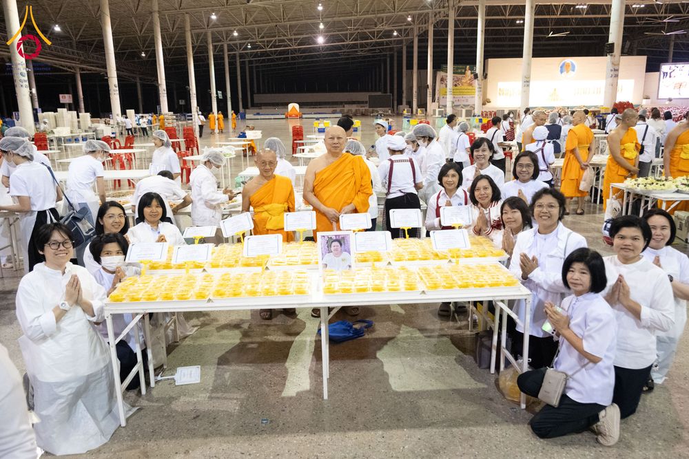 ภาพ No.287256:วันที่ 3 มกราคม พ.ศ.2569 พิธีถวายภัตตาหารเป็นสังฆทาน แด่พระธรรมยาตรา ณ วัดพระธรรมกาย  จังหวัดปทุมธานี ในโครงการธรรมยาตรา กตัญญูบูชา มหาปูชนียาจารย์ พระมงคลเทพมุนี(สด จนฺทสโร) พระผู้ปราบมาร อนุสรณ์สถาน 7 แห่ง ปีที่ 14