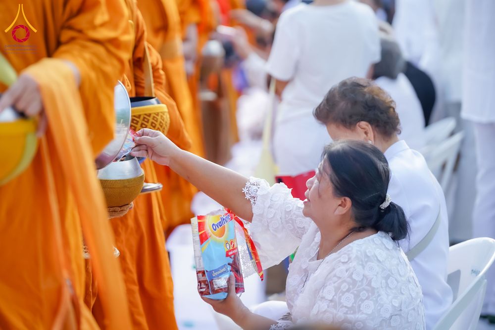 ภาพ No.314010:วันอาทิตย์ที่ 14 มีนาคม พ.ศ. 2569 ทำบุญเมืองหาดใหญ่ตักบาตรพระ 1,109 รูป เติมบุญใหญ่ หลังวิกฤตมหาอุทกภัย ณ ซุ้มประตูไชน่าทาวน์ ถนนศุภสารรังสรรค์ อ.หาดใหญ่ จ.สงขลา