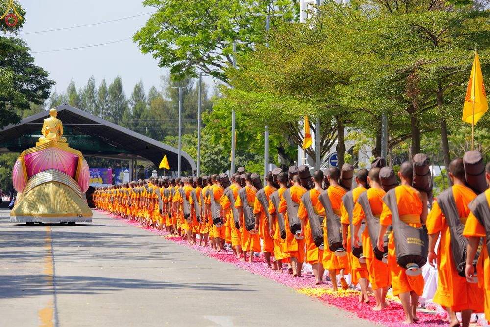 ภาพ No.304638:วันที่ 25 มกราคม พ.ศ. 2569 พิธีต้อนรับพระธรรมยาตรา (ภาพชุดที่ 2) รร.สามัคคีราษฏร์บำรุง-วัดพระธรรมกาย ในโครงการธรรมยาตรา กตัญญูบูชา มหาปูชนียาจารย์ พระมงคลเทพมุนี(สด จนฺทสโร) พระผู้ปราบมาร อนุสรณ์สถาน 7 แห่ง ปีที่ 14