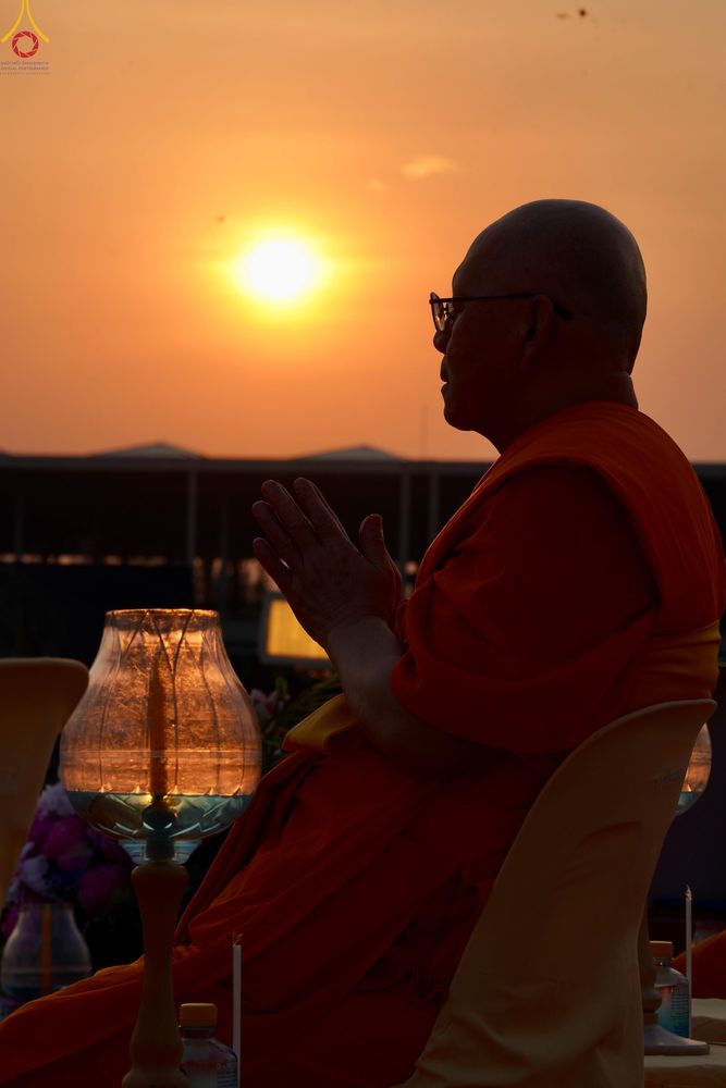 ภาพ No.307459:วันที่ 31 มกราคม พ.ศ. 2569 พิธีจุดประทีปธรรมถวายเป็นพุทธบูชา  และบูชาธรรมมหาปูชนียาจารย์ (ภาพชุดที่ 2) ณ วัดพระธรรมกาย ปทุมธานี ในโครงการธรรมยาตรา กตัญญูบูชา มหาปูชนียาจารย์ พระมงคลเทพมุนี(สด จนฺทสโร) พระผู้ปราบมาร อนุสรณ์สถาน 7 แห่ง ปีที่ 14