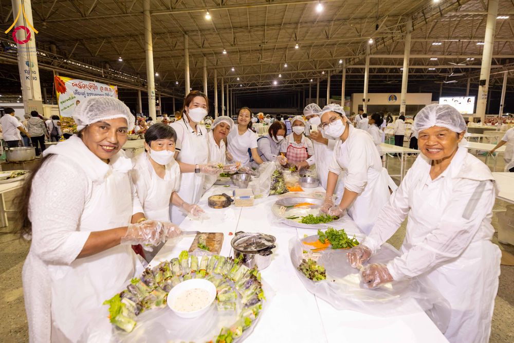 ภาพ No.305467:วันที่ 29 มกราคม พ.ศ. 2569 พิธีถวายภัตตาหารเป็นสังฆทาน แด่พระธรรมยาตรา ณ วัดพระธรรมกาย  จังหวัดปทุมธานี ในโครงการธรรมยาตรา กตัญญูบูชา มหาปูชนียาจารย์ พระมงคลเทพมุนี(สด จนฺทสโร) พระผู้ปราบมาร อนุสรณ์สถาน 7 แห่ง ปีที่ 14