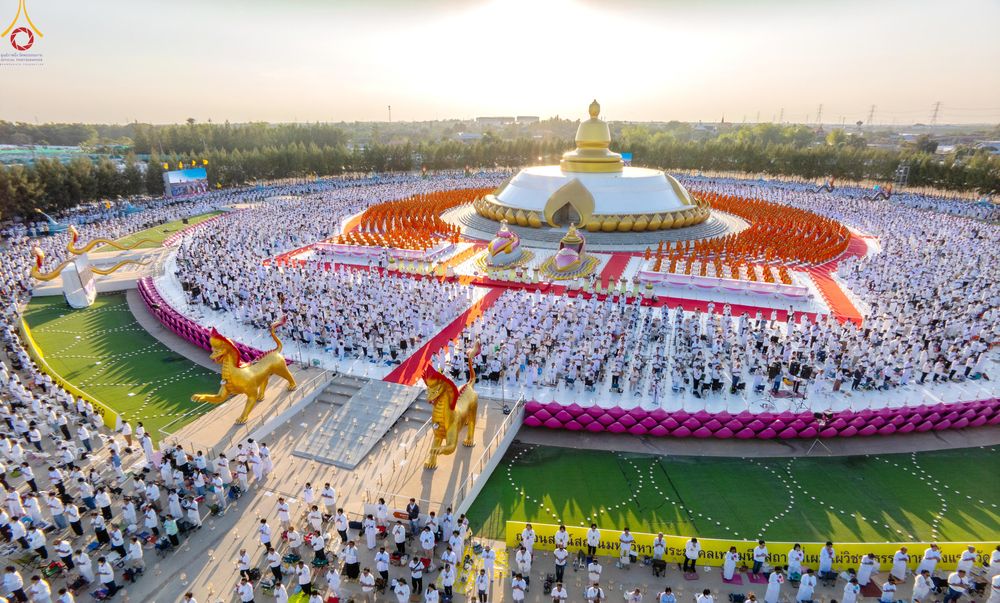 ภาพ No.301931:วันที่ 23 มกราคม พ.ศ. 2569 พิธีจุดประทีปธรรมถวายเป็นพุทธบูชา และบูชาธรรมมหาปูชนียาจารย์  ณ อนุสรณ์สถานลำดับที่ 5 สถานที่เผยแผ่วิชชาธรรมกายครั้งแรก อนุสรณ์สถานบางปลา วัดบางปลา อำเภอบางเลน จังหวัดนครปฐม ในโครงการธรรมยาตรา กตัญญูบูชา มหาปูชนียาจารย์ พระมงคล